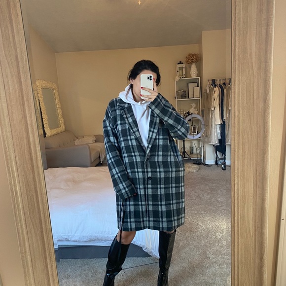 Plaid Black Coat - Picture 7 of 8